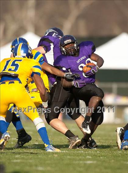 Thumbnail 2 in Oscar Smith vs. Battlefield (VHSL Division 6 AAA Semifinal) photogallery.
