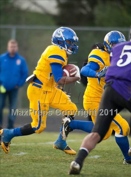 Thumbnail 1 in Oscar Smith vs. Battlefield (VHSL Division 6 AAA Semifinal) photogallery.