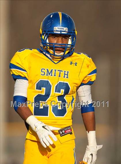 Thumbnail 3 in Oscar Smith vs. Battlefield (VHSL Division 6 AAA Semifinal) photogallery.