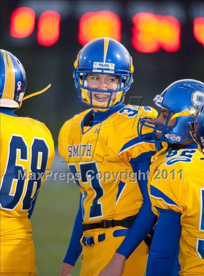 Thumbnail 2 in Oscar Smith vs. Battlefield (VHSL Division 6 AAA Semifinal) photogallery.