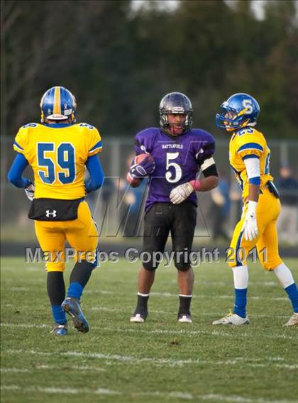 Thumbnail 2 in Oscar Smith vs. Battlefield (VHSL Division 6 AAA Semifinal) photogallery.