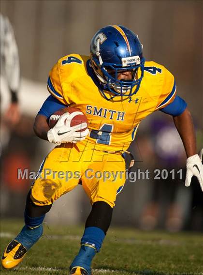 Thumbnail 3 in Oscar Smith vs. Battlefield (VHSL Division 6 AAA Semifinal) photogallery.