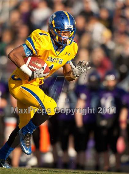 Thumbnail 1 in Oscar Smith vs. Battlefield (VHSL Division 6 AAA Semifinal) photogallery.