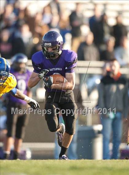 Thumbnail 1 in Oscar Smith vs. Battlefield (VHSL Division 6 AAA Semifinal) photogallery.