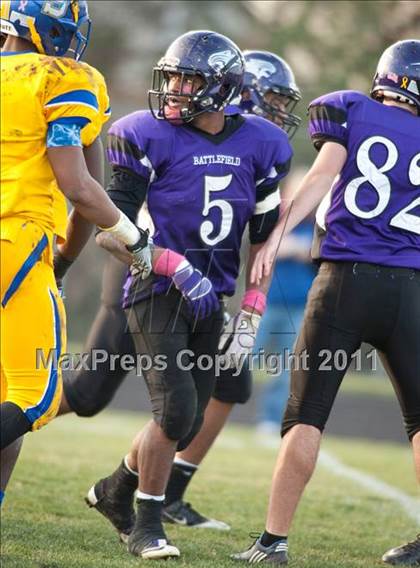 Thumbnail 3 in Oscar Smith vs. Battlefield (VHSL Division 6 AAA Semifinal) photogallery.
