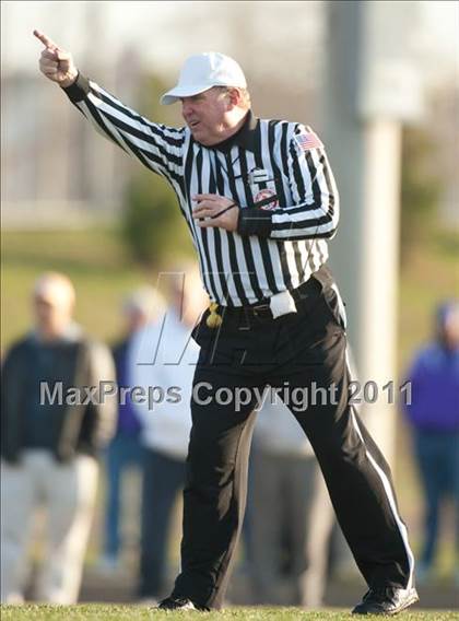 Thumbnail 2 in Oscar Smith vs. Battlefield (VHSL Division 6 AAA Semifinal) photogallery.