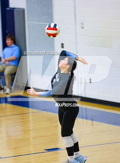 Thumbnail 2 in Gainesville vs Charles J. Colgan (VHSL Class 6 Region B Quarterfinal) photogallery.