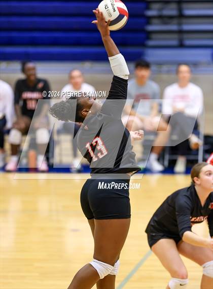Thumbnail 1 in Gainesville vs Charles J. Colgan (VHSL Class 6 Region B Quarterfinal) photogallery.