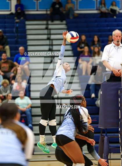 Thumbnail 3 in Gainesville vs Charles J. Colgan (VHSL Class 6 Region B Quarterfinal) photogallery.