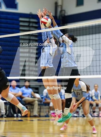 Thumbnail 2 in Gainesville vs Charles J. Colgan (VHSL Class 6 Region B Quarterfinal) photogallery.