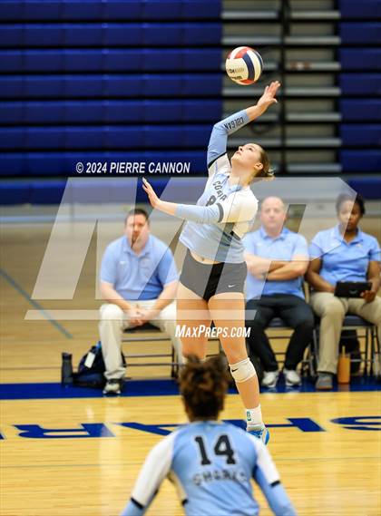 Thumbnail 2 in Gainesville vs Charles J. Colgan (VHSL Class 6 Region B Quarterfinal) photogallery.