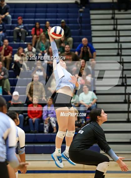 Thumbnail 3 in Gainesville vs Charles J. Colgan (VHSL Class 6 Region B Quarterfinal) photogallery.