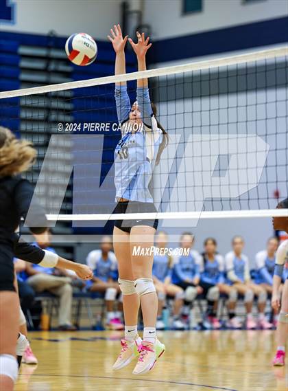 Thumbnail 3 in Gainesville vs Charles J. Colgan (VHSL Class 6 Region B Quarterfinal) photogallery.