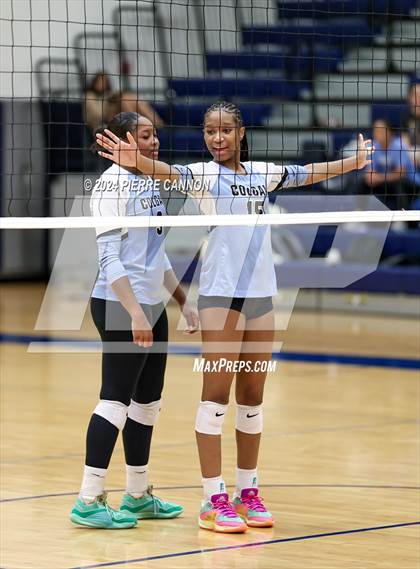 Thumbnail 1 in Gainesville vs Charles J. Colgan (VHSL Class 6 Region B Quarterfinal) photogallery.