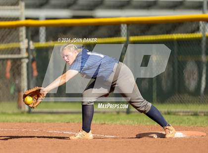 Thumbnail 2 in Boulder City vs. Fernley (NIAA 3A State Loser Final) photogallery.