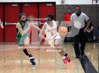Thumbnail 2 in Myers Park @ South Mecklenburg photogallery.