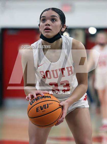 Thumbnail 2 in Myers Park @ South Mecklenburg photogallery.