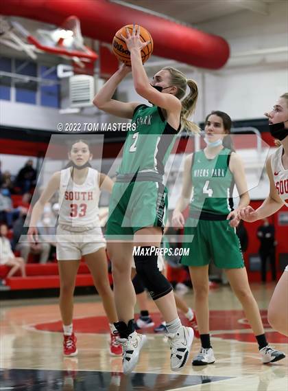 Thumbnail 2 in Myers Park @ South Mecklenburg photogallery.