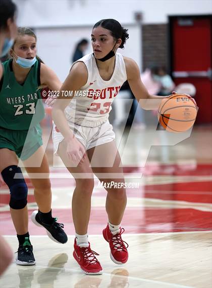 Thumbnail 3 in Myers Park @ South Mecklenburg photogallery.