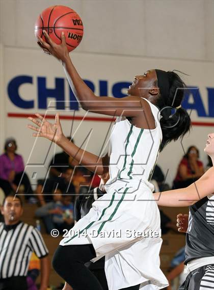 Thumbnail 2 in Bradshaw Christian vs. Monterey Trail (Christian Brothers Holiday Classic) photogallery.