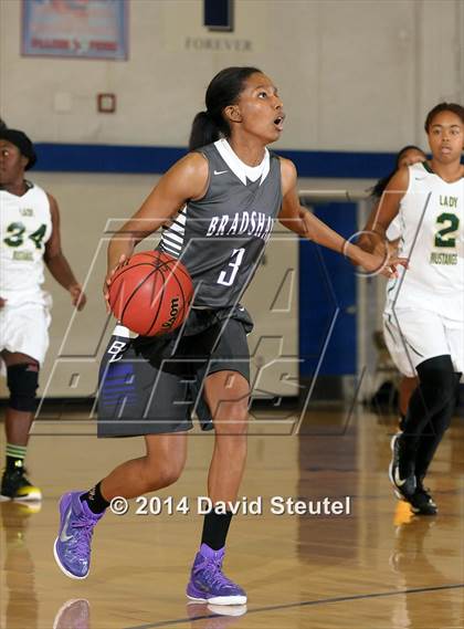 Thumbnail 3 in Bradshaw Christian vs. Monterey Trail (Christian Brothers Holiday Classic) photogallery.