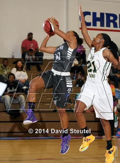 Thumbnail 2 in Bradshaw Christian vs. Monterey Trail (Christian Brothers Holiday Classic) photogallery.