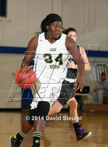 Thumbnail 3 in Bradshaw Christian vs. Monterey Trail (Christian Brothers Holiday Classic) photogallery.