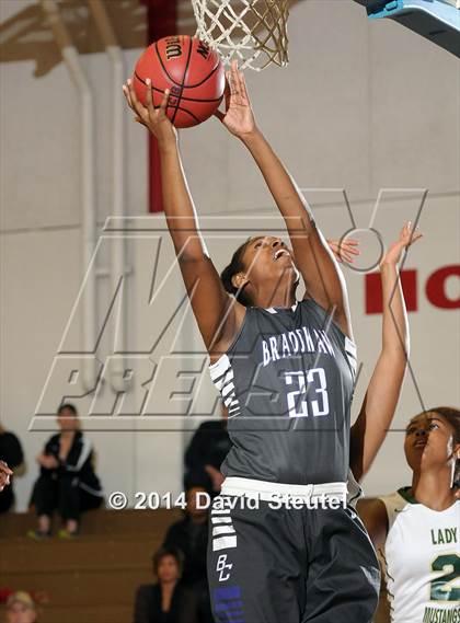 Thumbnail 1 in Bradshaw Christian vs. Monterey Trail (Christian Brothers Holiday Classic) photogallery.