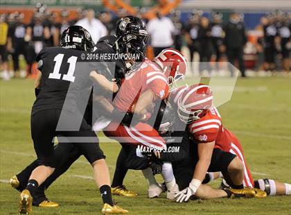 Thumbnail 3 in Servite vs. Mater Dei photogallery.
