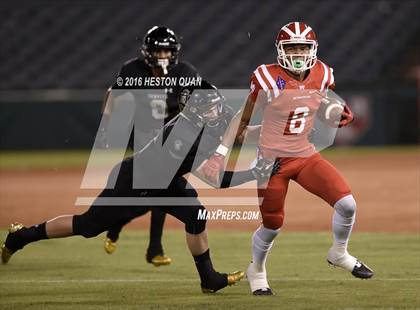 Thumbnail 2 in Servite vs. Mater Dei photogallery.