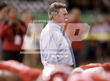 Thumbnail 1 in Servite vs. Mater Dei photogallery.