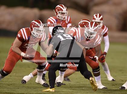Thumbnail 2 in Servite vs. Mater Dei photogallery.