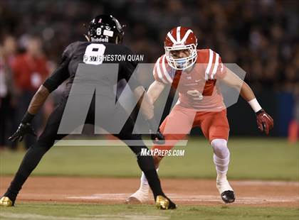 Thumbnail 3 in Servite vs. Mater Dei photogallery.