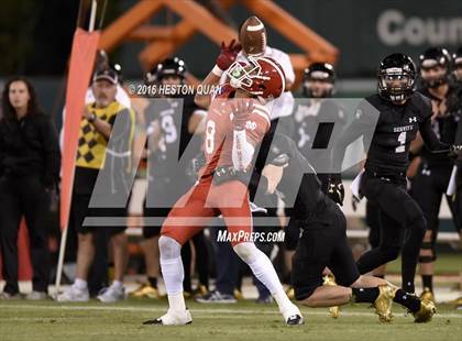Thumbnail 2 in Servite vs. Mater Dei photogallery.