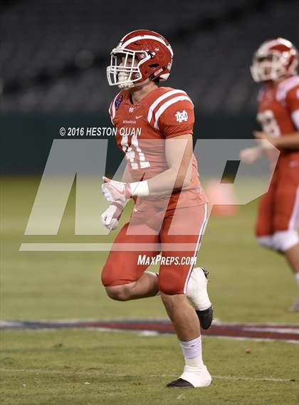 Thumbnail 3 in Servite vs. Mater Dei photogallery.