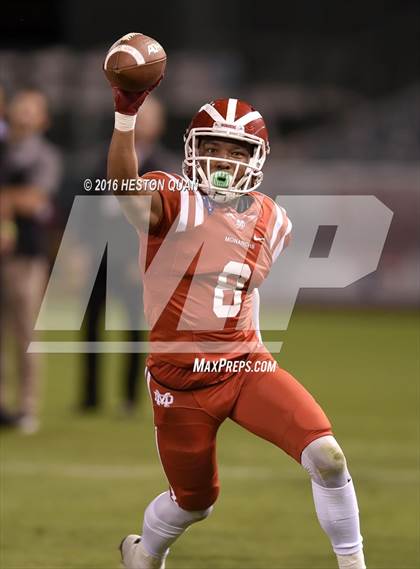 Thumbnail 3 in Servite vs. Mater Dei photogallery.