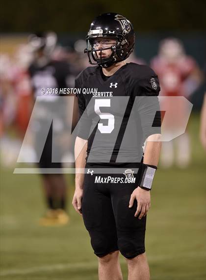 Thumbnail 2 in Servite vs. Mater Dei photogallery.