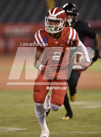 Thumbnail 2 in Servite vs. Mater Dei photogallery.