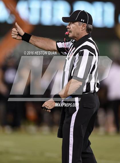 Thumbnail 1 in Servite vs. Mater Dei photogallery.