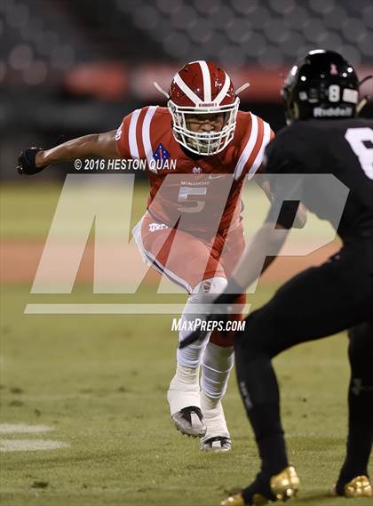 Thumbnail 3 in Servite vs. Mater Dei photogallery.
