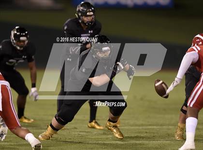 Thumbnail 3 in Servite vs. Mater Dei photogallery.