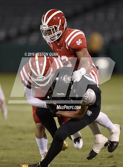 Thumbnail 1 in Servite vs. Mater Dei photogallery.