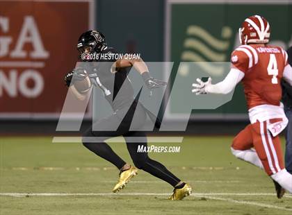 Thumbnail 2 in Servite vs. Mater Dei photogallery.