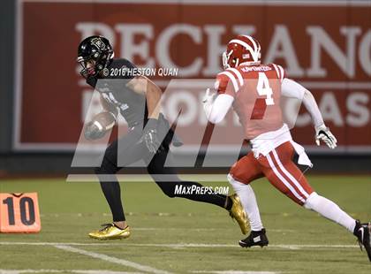 Thumbnail 3 in Servite vs. Mater Dei photogallery.