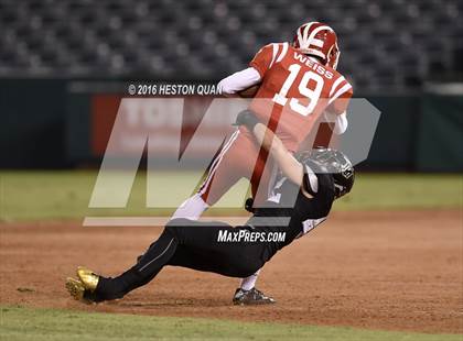 Thumbnail 2 in Servite vs. Mater Dei photogallery.