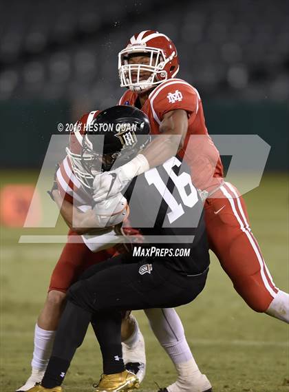 Thumbnail 3 in Servite vs. Mater Dei photogallery.