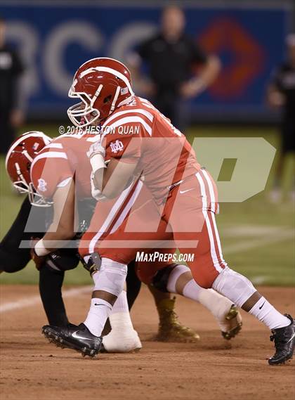 Thumbnail 3 in Servite vs. Mater Dei photogallery.