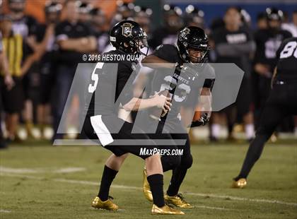 Thumbnail 3 in Servite vs. Mater Dei photogallery.
