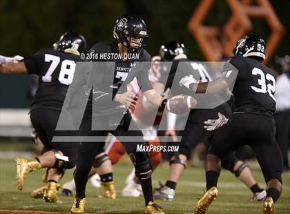 Thumbnail 3 in Servite vs. Mater Dei photogallery.