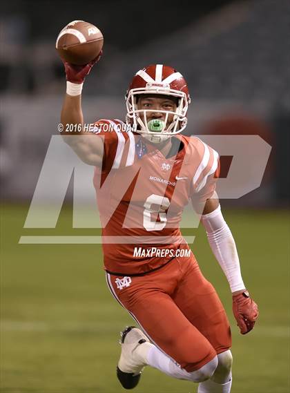 Thumbnail 1 in Servite vs. Mater Dei photogallery.